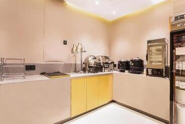هتل City Comfort Inn Beihai Yintan International Ferry Terminal