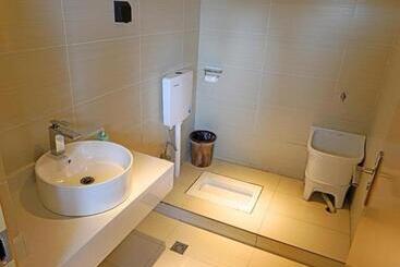 هتل City Comfort Inn Huanggang Polytechnic College Yi Ai Lake