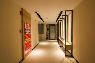 هتل City Comfort Inn Huanggang Polytechnic College Yi Ai Lake