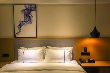 هتل City Comfort Inn Huanggang Polytechnic College Yi Ai Lake