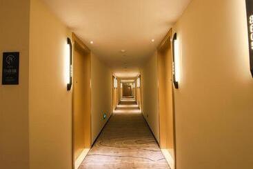 هتل City Comfort Inn Huanggang Polytechnic College Yi Ai Lake