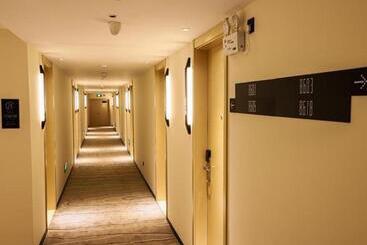 هتل City Comfort Inn Huanggang Polytechnic College Yi Ai Lake