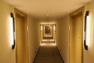هتل City Comfort Inn Huanggang Polytechnic College Yi Ai Lake