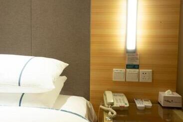 هتل City Comfort Inn Huanggang Tuanfeng Passenger