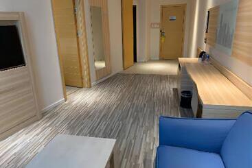 هتل City Comfort Inn Huanggang Tuanfeng Passenger