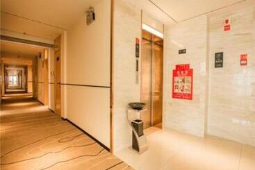 هتل City Comfort Inn Zhangjiakou Municipal Government High Speed Railway Station North Institute