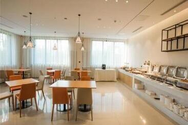 هتل City Comfort Inn Zhangjiakou Municipal Government High Speed Railway Station North Institute