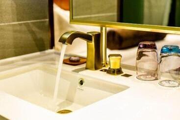 هتل James Joyce Coffetel· Xianyang Renmin Road Central Square Store