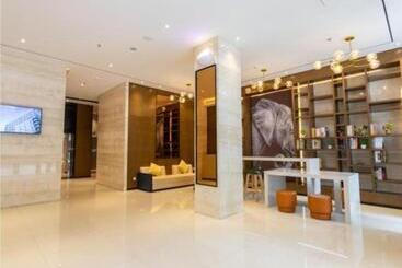 هتل Jtour Inn Yulin High Speed Railway Station Rt Mart