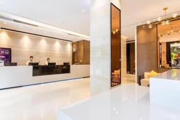 هتل Jtour Inn Yulin High Speed Railway Station Rt Mart