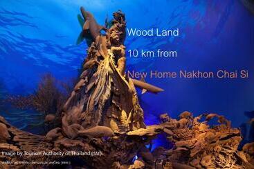 בית מלון כפרי New Home Nakhon Chai Si