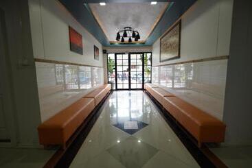 هتل Roomquest Prachin Buri Rojana