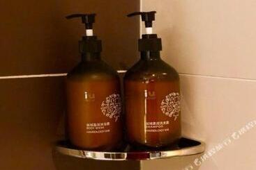 Iu Hotel·jiayuguan People S Shopping Mall