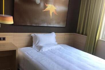 Iu Hotels· Taiyuan Qianfeng Nan Road
