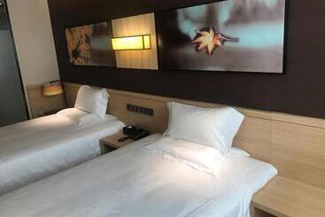 Iu Hotels· Taiyuan Qianfeng Nan Road