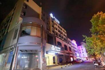 Magnotel Hotel Qionghai Wanquanhe Aihua Road