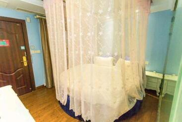 Pai Hotel·chongqing Jiangbei Airport Changfu Road Light Rail Station