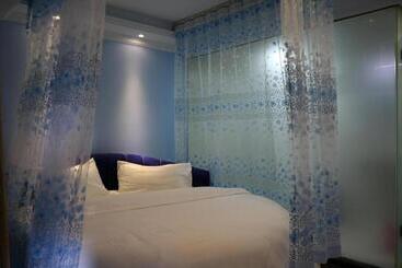 Pai Hotel·chongqing Jiangbei Airport Changfu Road Light Rail Station