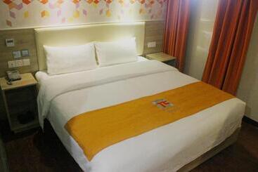 Pai Hotel·chongqing Jiangbei Airport Changfu Road Light Rail Station