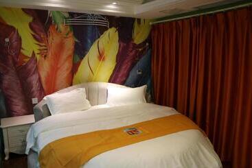 Pai Hotel·chongqing Jiangbei Airport Changfu Road Light Rail Station