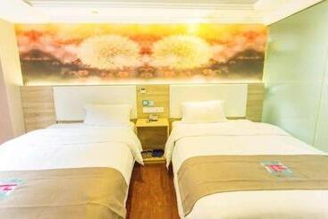 Pai Hotel·chongqing Jiangbei Airport Changfu Road Light Rail Station