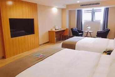 Pai Hotel·chongqing Jiangbei Airport Changfu Road Light Rail Station