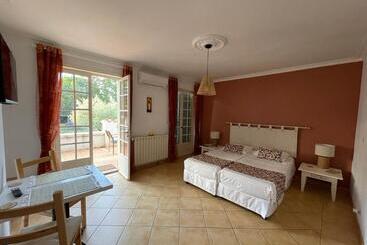 Bed and Breakfast Casa De Lyu
