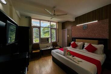 Eagle Nest Central Heated Building Near Mall Road Luxury Rooms & 3 Star Hotel In Dalhousie