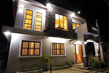 هتل Hillside Villa