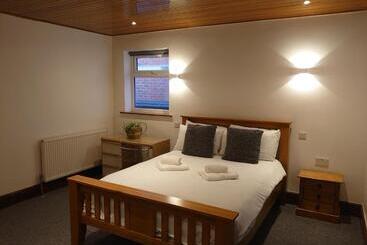 هتل The Elmsleigh Suite At Claremont