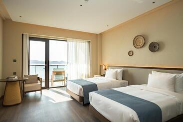 هتل Zhoushan Poly Senbo Nature Park & Resort