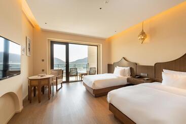هتل Zhoushan Poly Senbo Nature Park & Resort