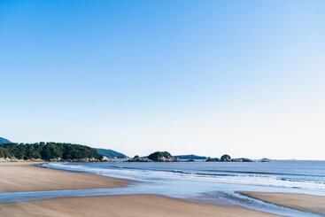 هتل Zhoushan Poly Senbo Nature Park & Resort