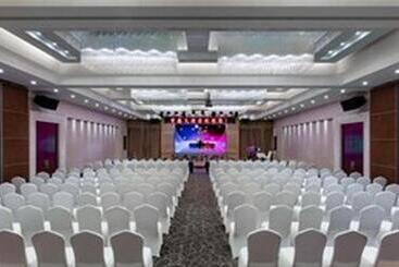 هتل Zixin Four Seasons