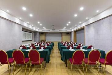 هتل Zixin Four Seasons