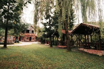 Lome çiftliği Otel Ve Restoran