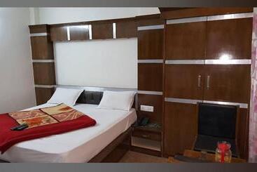 פנסיון Ashok Near By Railway Station