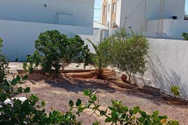 پانسیون Villa Paco Djerba 2 Suites Avec Piscine à Débordement