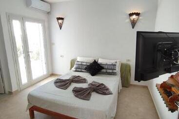 پانسیون Villa Paco Djerba 2 Suites Avec Piscine à Débordement