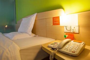 هتل 7days Inn Luzhou Commercial Center Branch