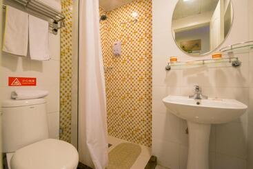 هتل Home Inn Zhangjiajie Tianmen Mountain Branch
