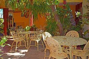 هتل Hostal Casa D Pepe