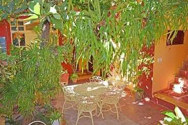 هتل Hostal Casa D Pepe