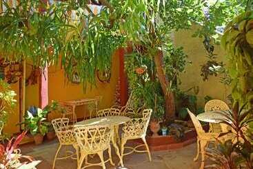 هتل Hostal Casa D Pepe