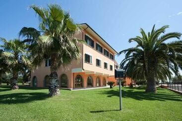 هتل Villa Luigi