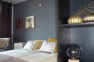 مبيت وإفطار T Griene Hemeltsje