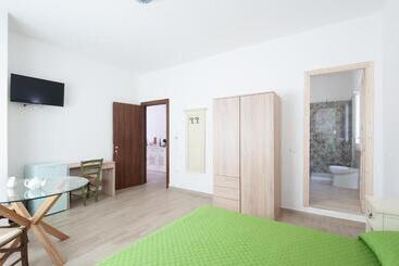 پانسیون Beb Villa Del Borgo