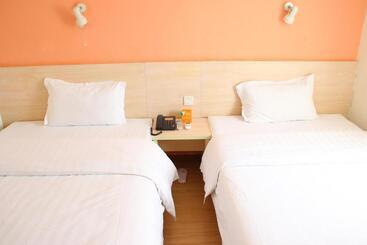 هتل 7days Inn Haikou Nansha Road City Square