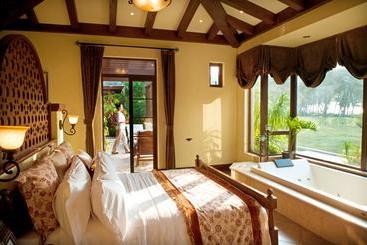 هتل Haitang Bay Fu Wan Minorca Resort