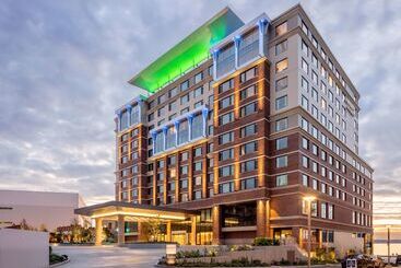 هتل Hyatt Regency Lake Washington At Seattle S Southport